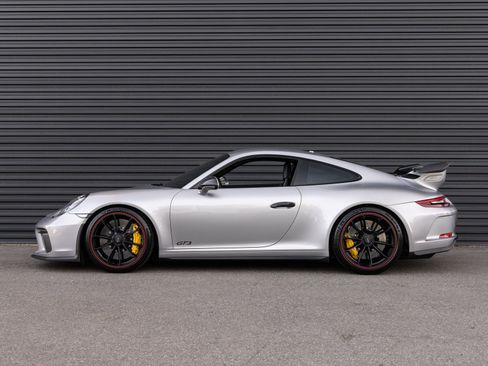 Certified 2018 Porsche 911 GT3 image 2