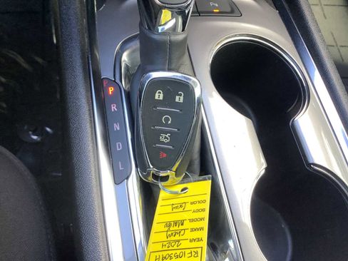 Used 2024 Chevrolet Malibu LT image 19