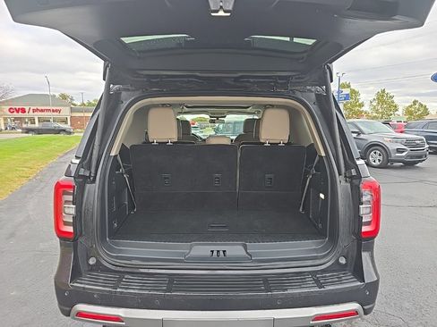 Used 2023 Ford Expedition Limited image 20