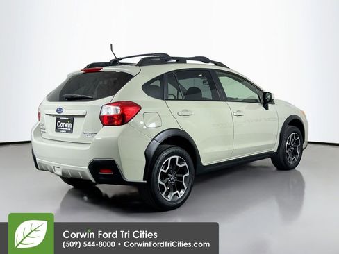 Used 2017 Subaru Crosstrek 2.0i Premium image 15