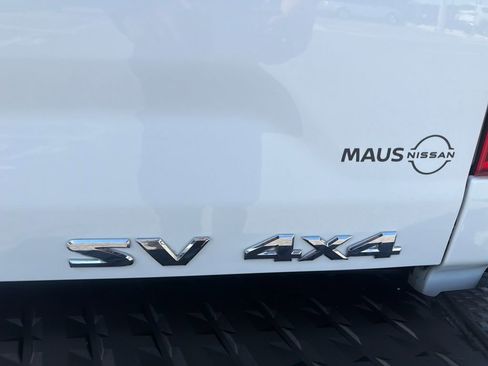 Used 2024 Nissan Titan SV w/ SV Convenience Package image 10