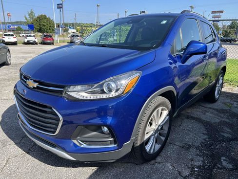 Used 2017 Chevrolet Trax Premier w/ Driver Confidence II Package FWD image 4