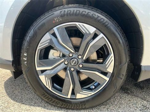 New 2025 Nissan Murano SL image 13