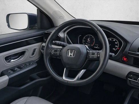 Used 2023 Honda Pilot Touring image 24