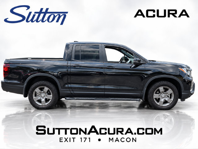 Used 2025 Honda Ridgeline TrailSport image 2