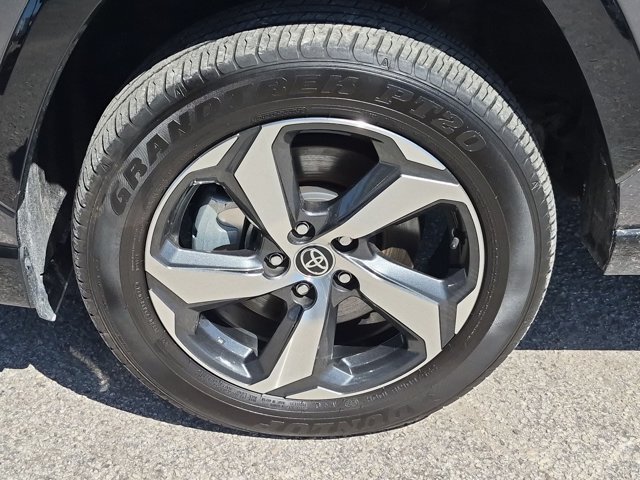 Used 2025 Toyota RAV4 SE AWD/4WD image 21