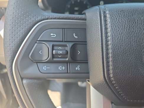 Used 2025 Toyota 4Runner TRD Sport AWD/4WD image 17