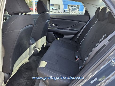 Used 2024 Hyundai Elantra SEL image 11