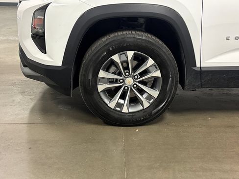 Used 2026 Chevrolet Equinox LT FWD image 11