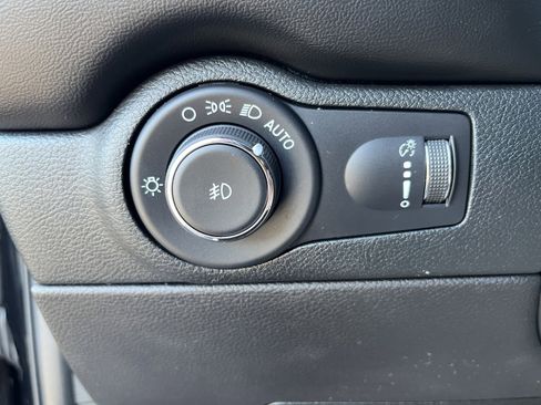 Used 2022 Dodge Durango GT image 21