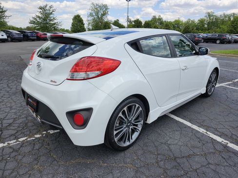 Used 2017 Hyundai Veloster Turbo FWD image 16
