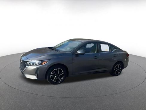 Used 2025 Nissan Sentra SV image 8