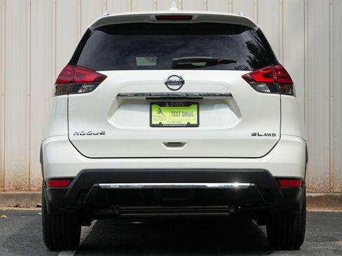 Used 2018 Nissan Rogue SL w/ Premium Package AWD/4WD image 10