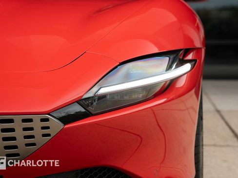 Used 2022 Ferrari Roma RWD image 7
