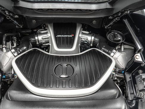 Used 2013 McLaren MP4-12C Spider image 12
