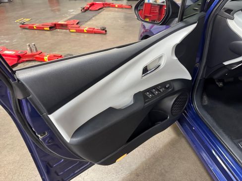 Used 2016 Toyota Prius Two FWD image 13