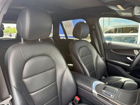 Used 2020 Mercedes-Benz GLC 300 4MATIC image 26