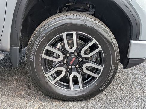 Used 2023 GMC Sierra 1500 AT4 w/ AT4 Premium Package AWD/4WD image 11