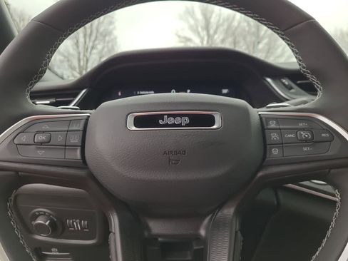 New 2025 Jeep Grand Cherokee Altitude w/ Trailer Tow Package image 23