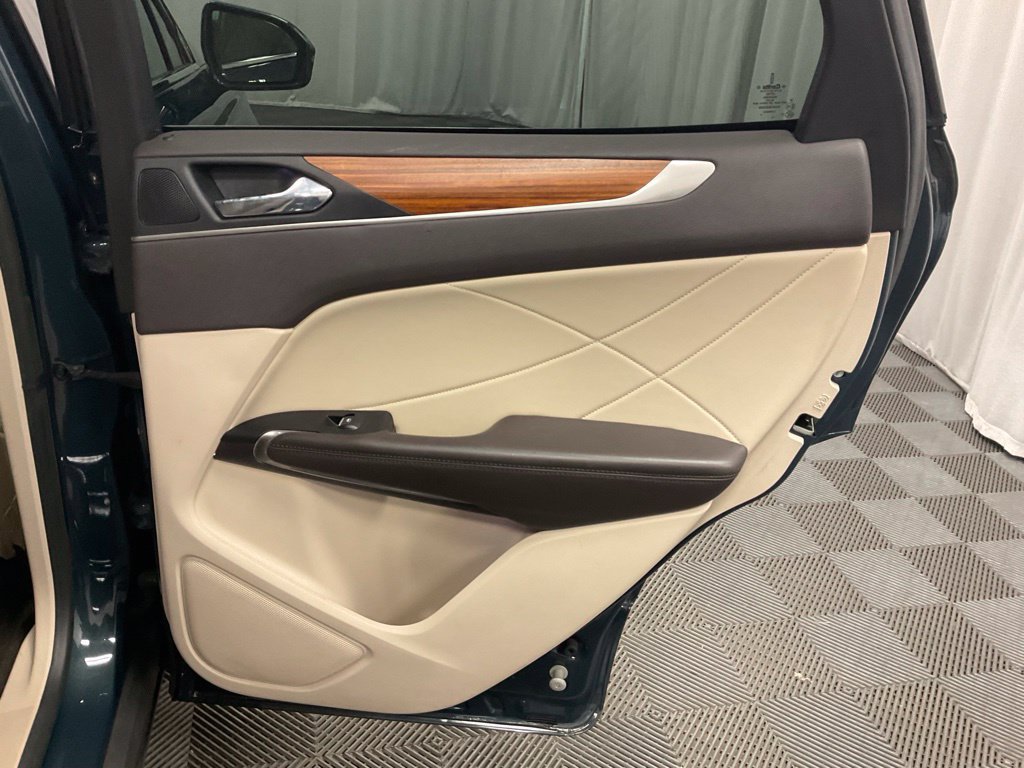 Used 2019 Lincoln MKC Select w/ Select Plus Package AWD/4WD image 28