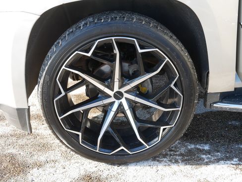 Used 2017 GMC Yukon XL SLT image 15