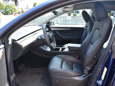 Used 2024 Tesla Model Y Long Range AWD/4WD image 18