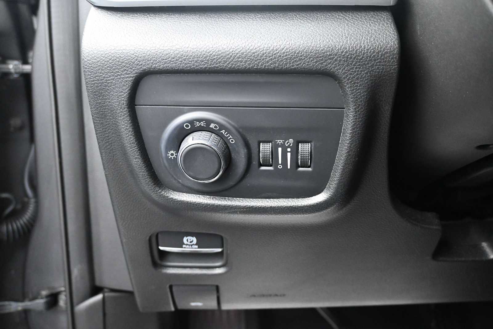 Used 2024 Jeep Grand Cherokee Altitude AWD/4WD image 10