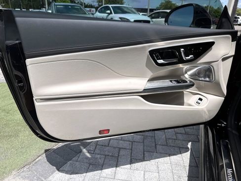 Certified 2026 Mercedes-Benz CLE 300 4MATIC Coupe image 11