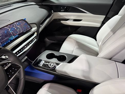 New 2026 Cadillac Lyriq Sport image 33