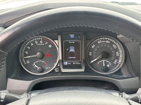 Used 2022 Toyota Tacoma TRD Off-Road RWD image 14