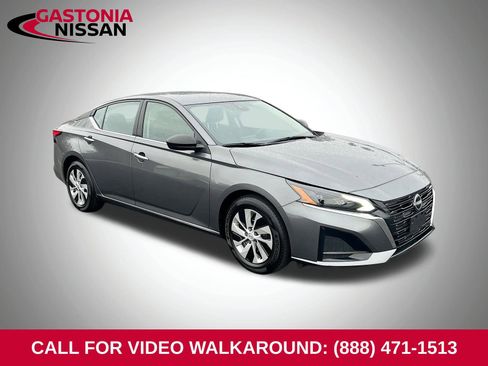 Used 2024 Nissan Altima 2.5 S image 1