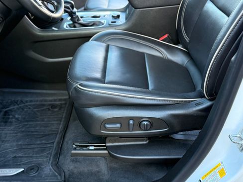 Used 2023 Chevrolet Traverse Premier w/ Redline Edition image 13