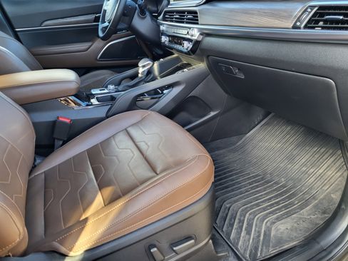 Used 2022 Kia Telluride SX w/ SX Prestige Package image 16