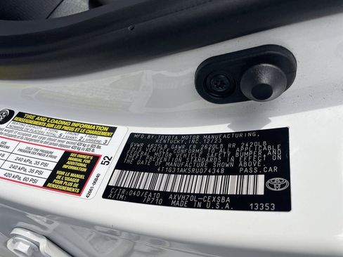 Used 2024 Toyota Camry SE image 9