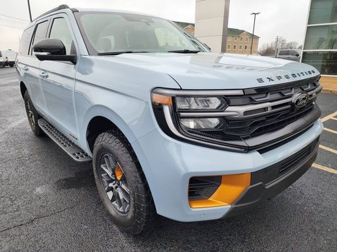 New 2026 Ford Expedition Tremor image 2