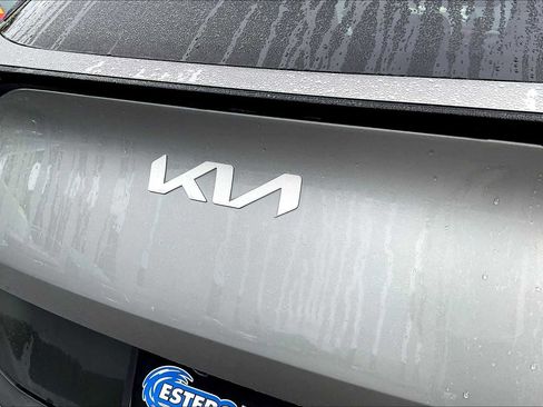 Used 2023 Kia Sportage LX image 8