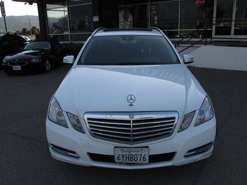 Used 2013 Mercedes-Benz E 350 4MATIC Wagon image 2