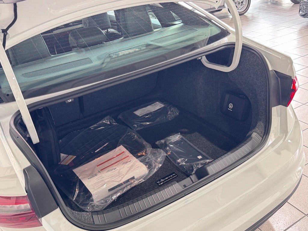 New 2027 Volkswagen Jetta GLI Autobahn FWD image 23