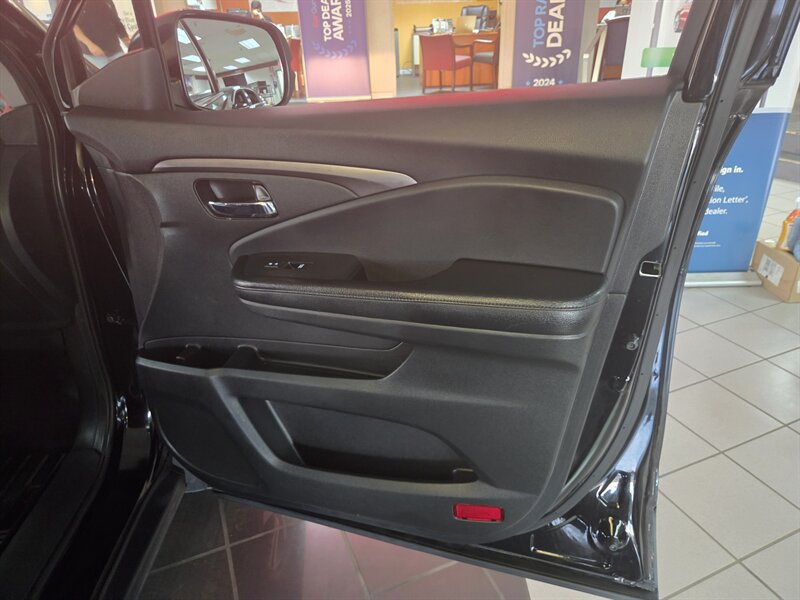 Used 2017 Honda Pilot EX-L image 16
