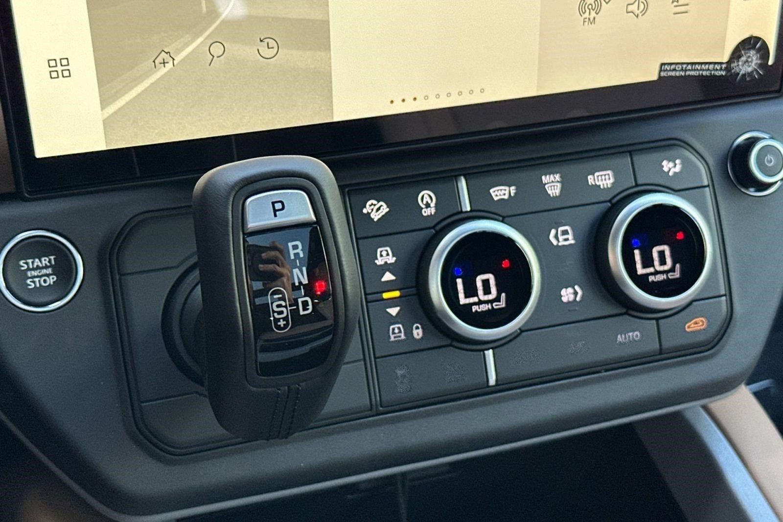 New 2026 Land Rover Defender 110 X AWD/4WD image 18