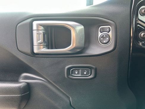Used 2022 Jeep Gladiator Sport AWD/4WD image 14