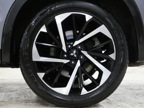 Used 2024 Mitsubishi Outlander SE image 9