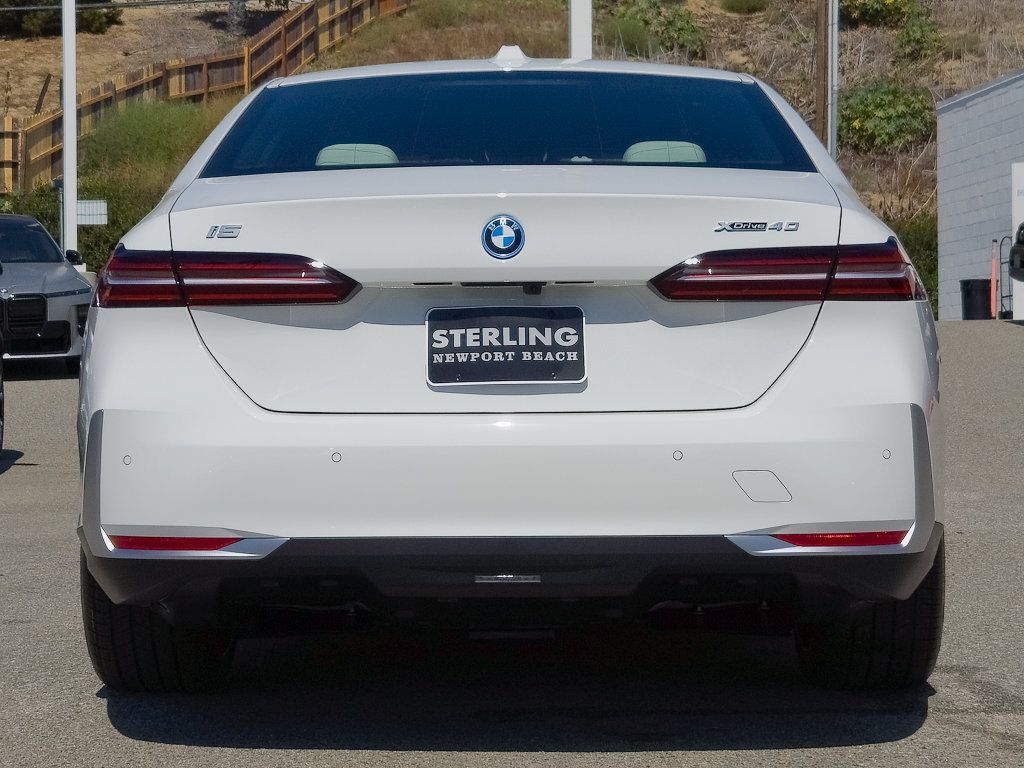 New 2027 BMW i5 xDrive40 AWD/4WD image 17