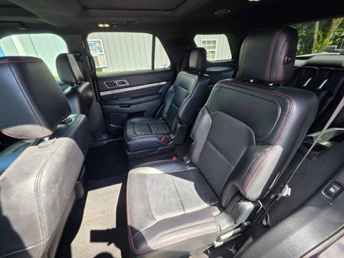 Used 2019 Ford Explorer Sport w/ Ford Safe & Smart Package AWD/4WD image 20