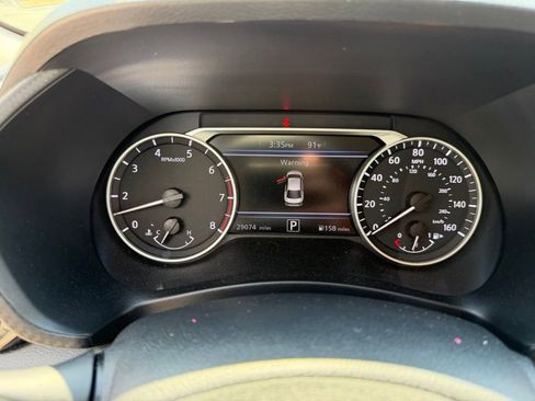 Used 2023 Nissan Sentra SR w/ SR Premium Package FWD image 26