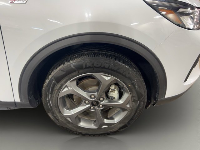 Certified 2025 Ford Escape ST-Line Select AWD/4WD image 27