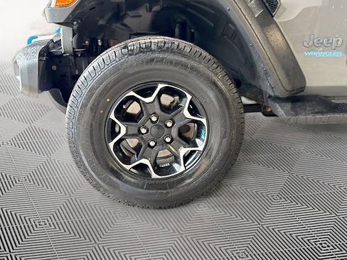 Used 2021 Jeep Wrangler Unlimited Rubicon 4xe w/ Cold Weather Group AWD/4WD image 33