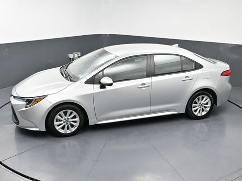 Used 2024 Toyota Corolla LE w/ LE Convenience Package image 43
