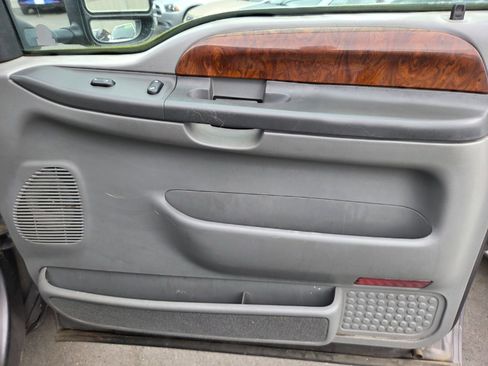 Used 2003 Ford F250 XLT image 10