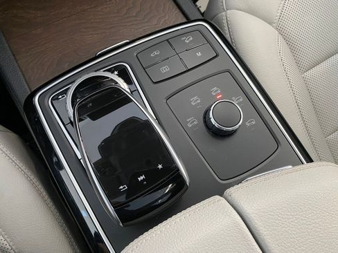 Used 2017 Mercedes-Benz GLS 550 4MATIC image 30